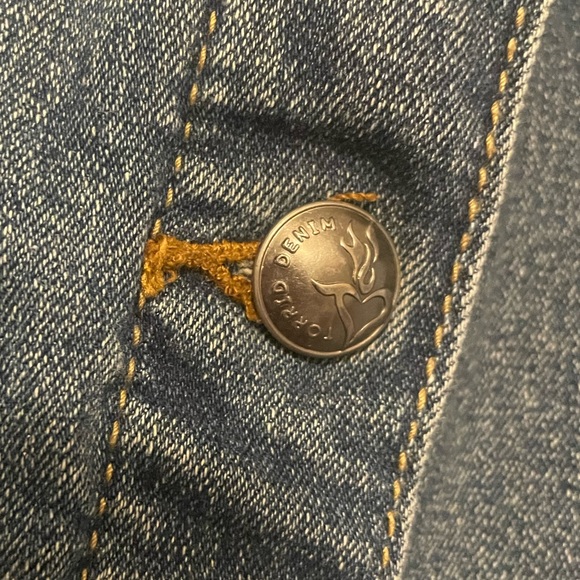 Torrid Classic Medium Wash Denim Jean Trucker Jacket Plus Size 0 Stretch - Picture 7 of 11